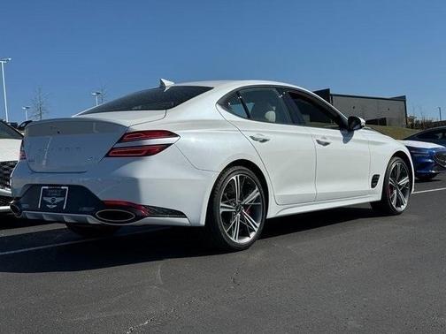 2025 Genesis G70 2.5T