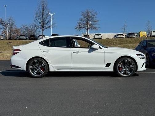 2025 Genesis G70 2.5T