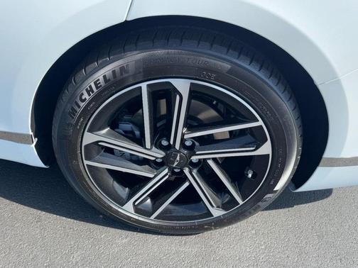 2026 Genesis G80 2.5T