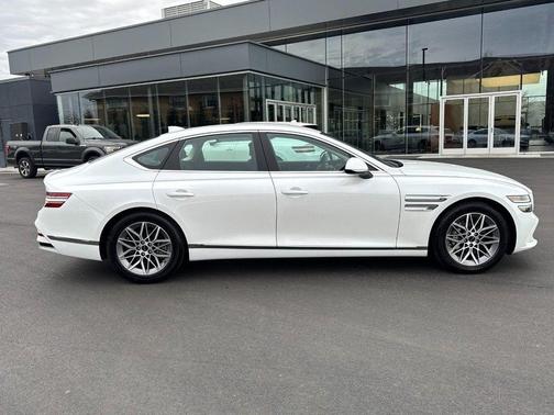 2025 Genesis G80 2.5T