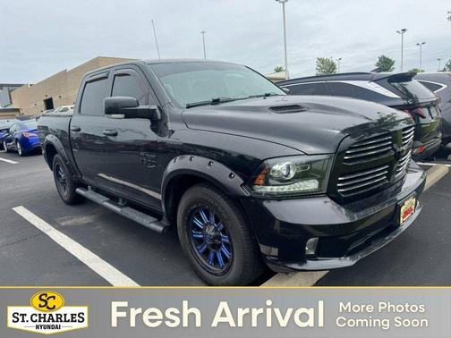 Brilliant Black Crystal Pearlcoat 2016 RAM 1500 Sport