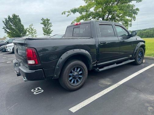 Brilliant Black Crystal Pearlcoat 2016 RAM 1500 Sport