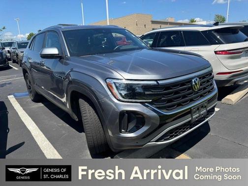 Platinum Gray Metallic 2024 Volkswagen Atlas Cross Sport 2.0T SE w/Technology