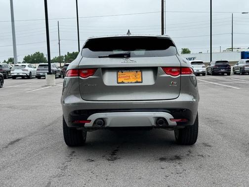 2019 Jaguar F-PACE S