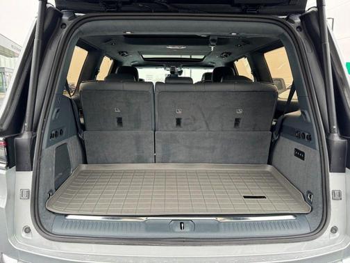 2023 Jeep Grand Wagoneer Series III