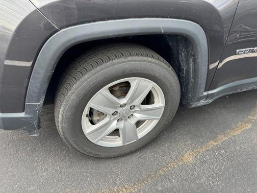 Granite Crystal Clearcoat Metallic 2022 Jeep Compass Latitude