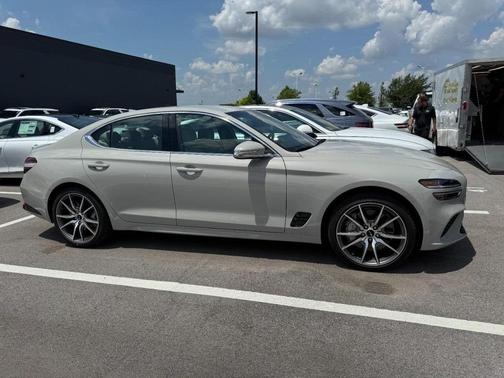 2025 Genesis G70 2.5T