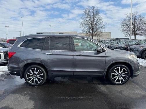 2019 Honda Pilot Touring 8-Passenger