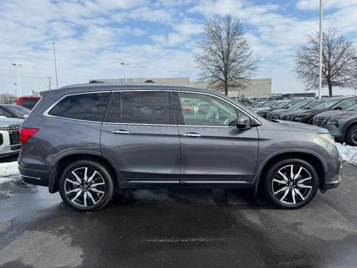 2019 Honda Pilot Touring 8-Passenger