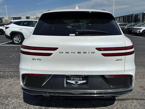 Uyuni White 2026 Genesis GV70 2.5T Advanced