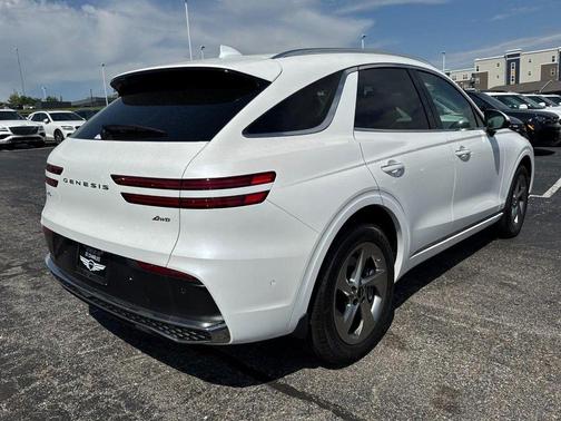 Uyuni White 2026 Genesis GV70 2.5T Advanced