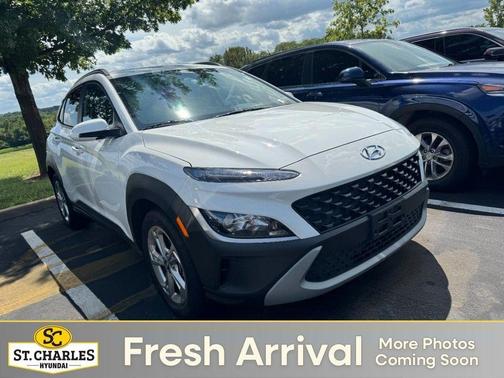 Lunar White 2023 Hyundai KONA SEL