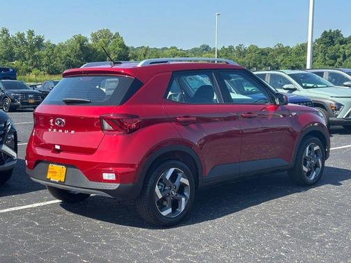 2025 Hyundai VENUE Limited