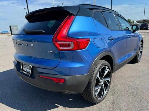 2021 Volvo XC40 T5 R-Design