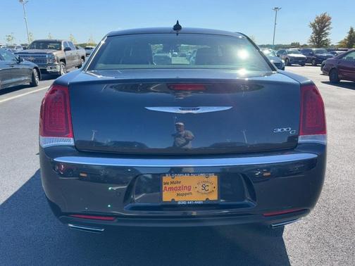 2016 Chrysler 300C Platinum