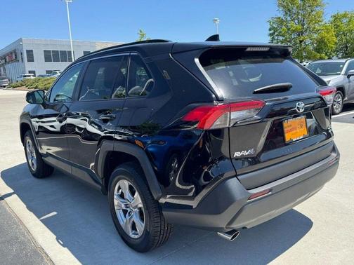 Midnight Black Metallic 2022 Toyota RAV4 XLE
