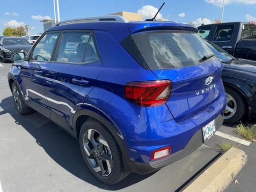 2023 Hyundai VENUE Limited