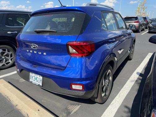 2023 Hyundai VENUE Limited