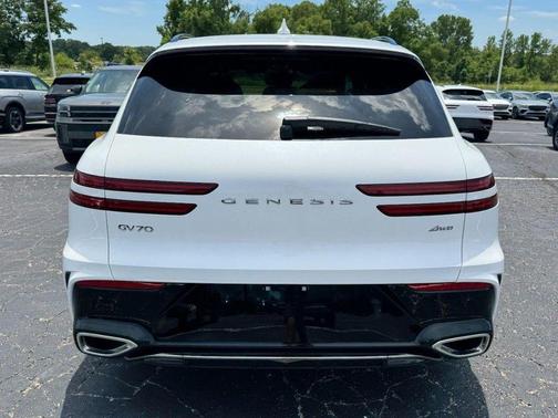 Uyuni White 2026 Genesis GV70 2.5T Sport Prestige