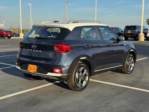 2025 Hyundai VENUE Limited