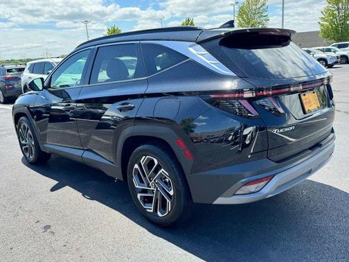 Phantom Black 2025 Hyundai TUCSON Limited