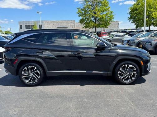 Phantom Black 2025 Hyundai TUCSON Limited