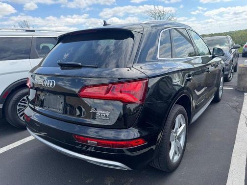 Mythos Black Metallic 2018 Audi Q5 2.0T Tech Premium
