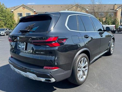 Black Sapphire Metallic 2025 BMW X5 xDrive40i
