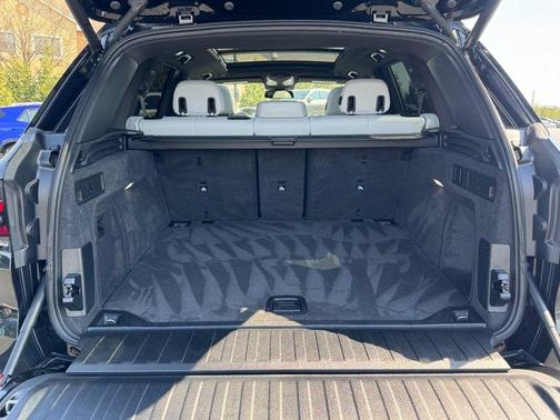 Black Sapphire Metallic 2025 BMW X5 xDrive40i