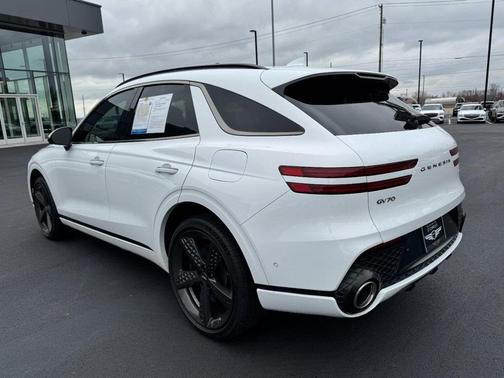 2023 Genesis GV70 2.5T