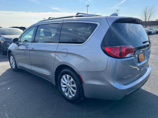 2018 Chrysler Pacifica Touring-L