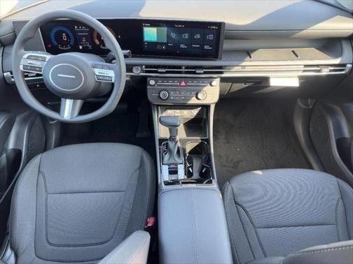 White Pearl 2026 Hyundai TUCSON SE