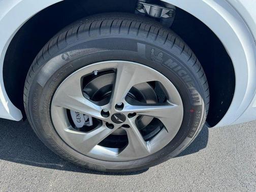 Uyuni White 2026 Genesis GV70 2.5T Advanced