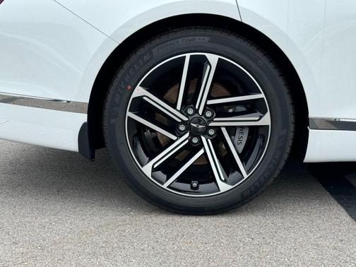 2025 Genesis G80 2.5T