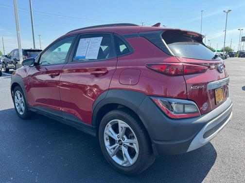 2022 Hyundai KONA SEL