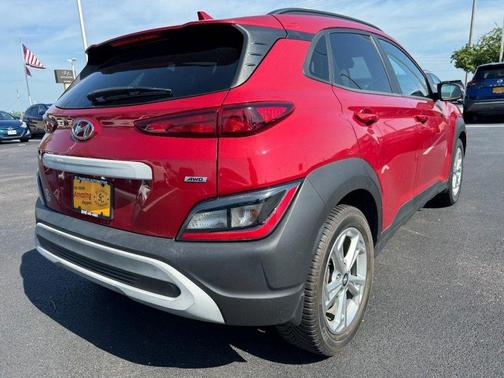 2022 Hyundai KONA SEL