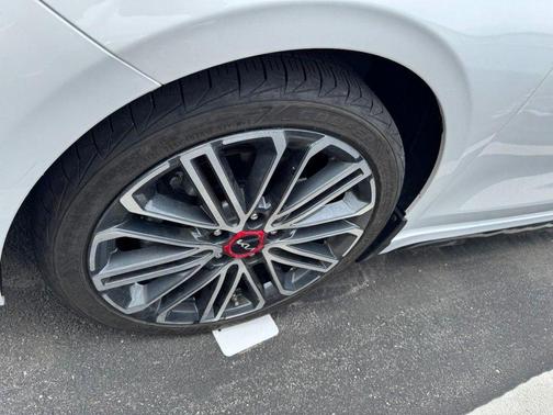 Snow White Pearl 2023 Kia Forte GT