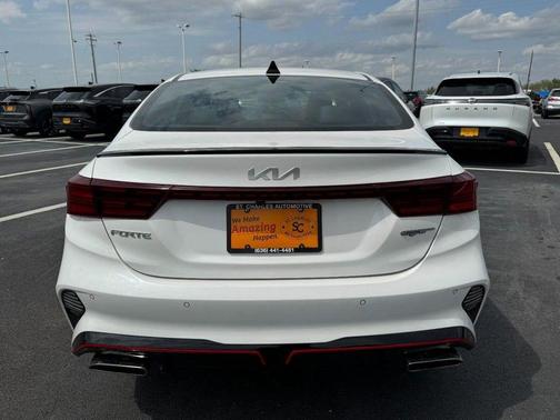 Snow White Pearl 2023 Kia Forte GT
