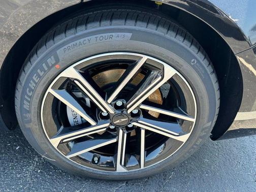 Vik Black 2026 Genesis G80 2.5T