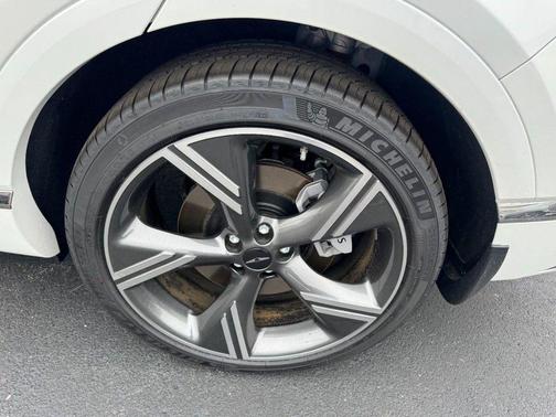 Uyuni White 2026 Genesis GV80 2.5T Prestige