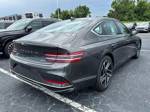 Makalu Gray 2026 Genesis G80 2.5T