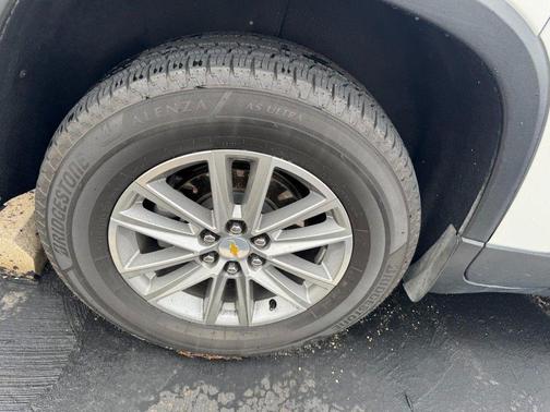 2022 Chevrolet Traverse LT Leather