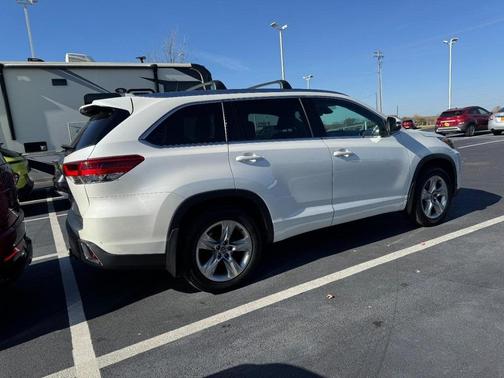 2017 Toyota Highlander Limited