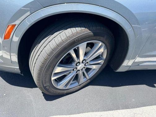 Silver Metallic 2023 Cadillac XT6 Premium Luxury AWD