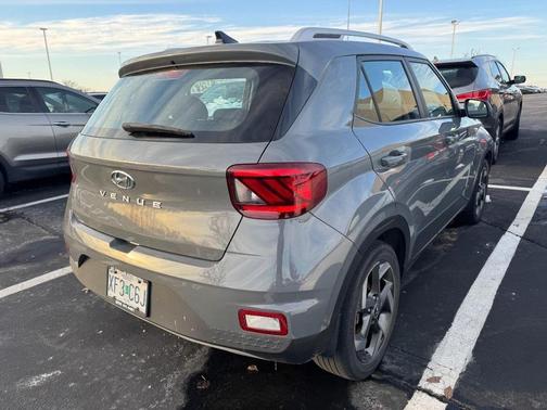 2021 Hyundai VENUE SEL