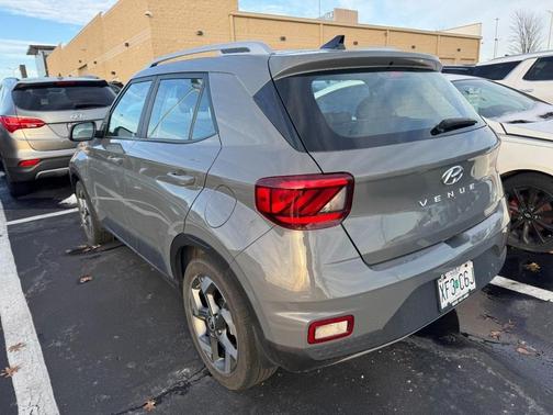 2021 Hyundai VENUE SEL