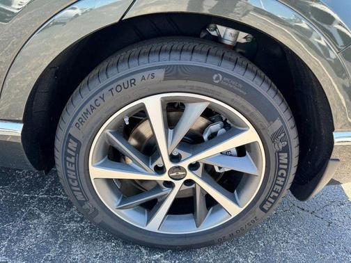 Green 2026 Genesis GV80 2.5T Advanced