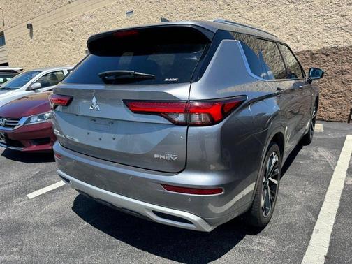 Mercury Gray Metallic 2024 Mitsubishi Outlander PHEV