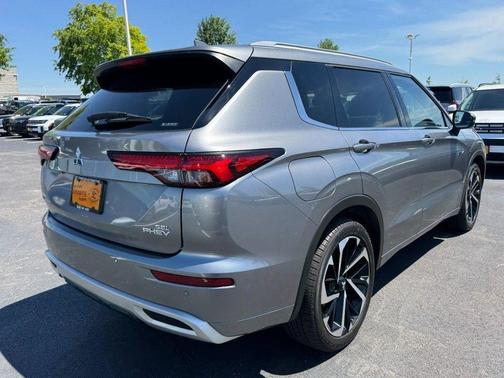 Mercury Gray Metallic 2024 Mitsubishi Outlander PHEV