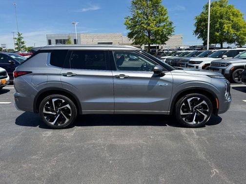 Mercury Gray Metallic 2024 Mitsubishi Outlander PHEV